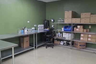 Bottling and decanting room
